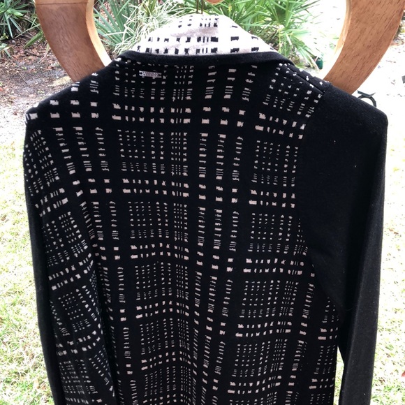 Ivanka Trump size Small classy cardigan - Picture 4 of 6